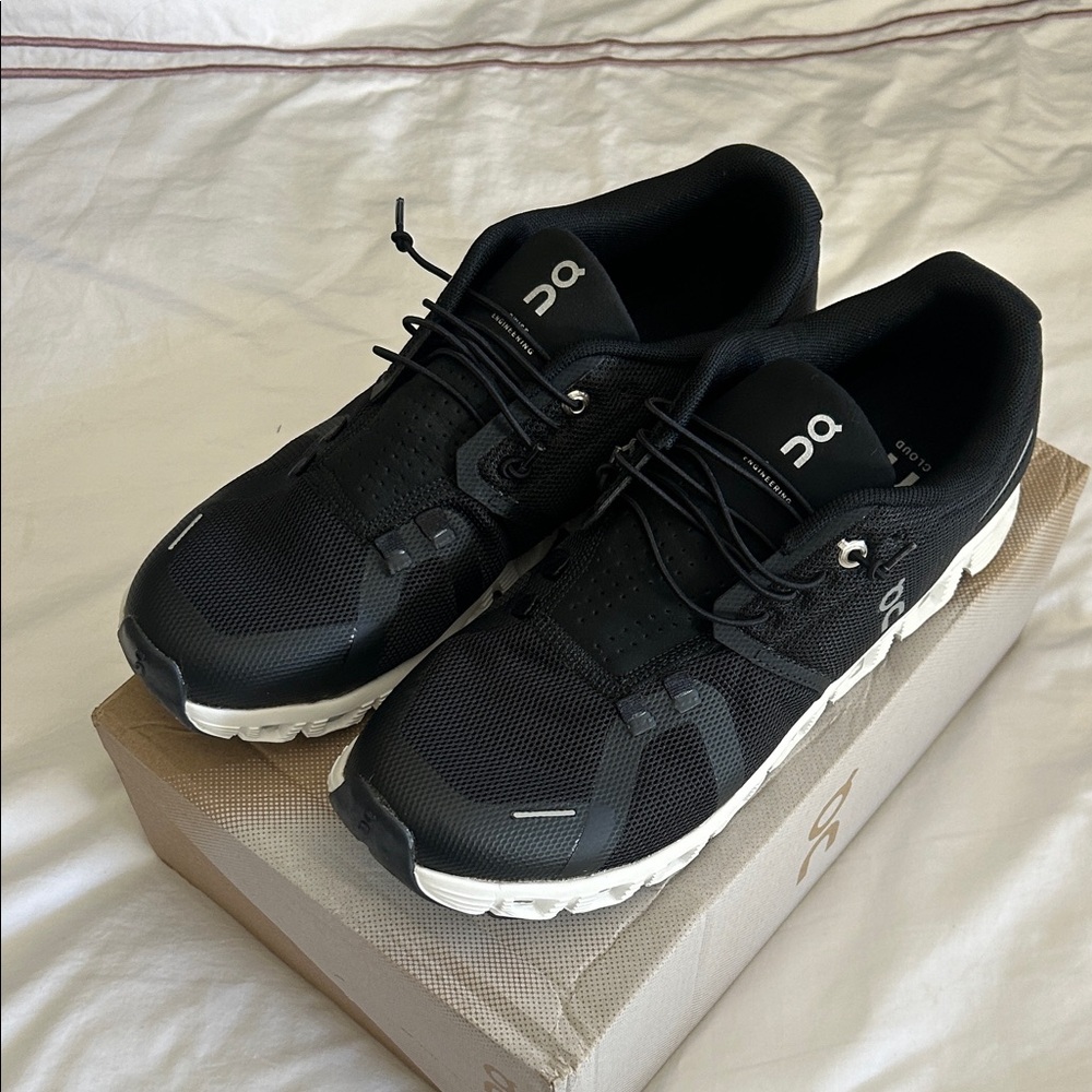 On Cloud Running Men's Cloud 5 Sneakers